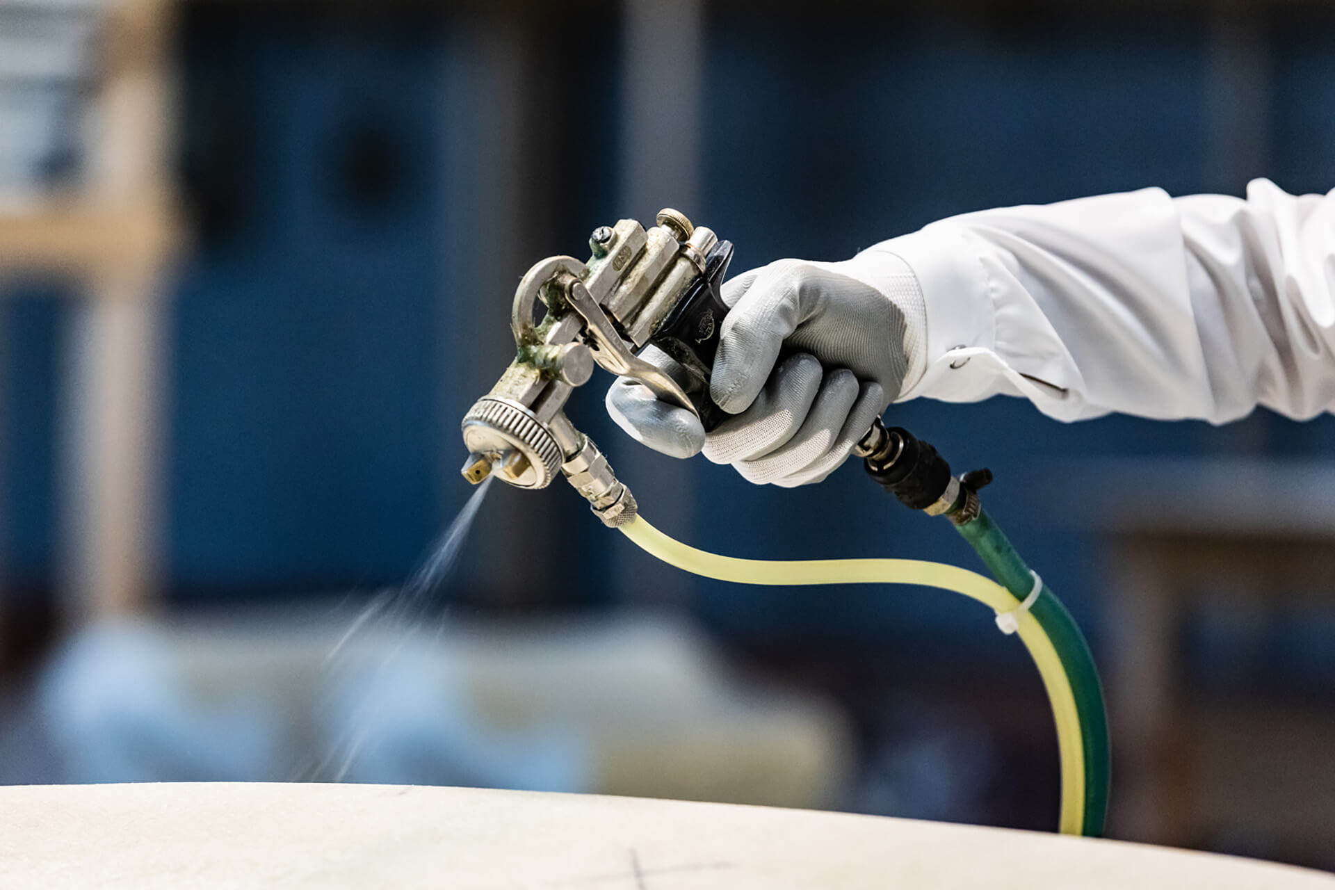 tappezzeria nautica d'amico fase assemblaggio imbottiti su vetroresine in legno