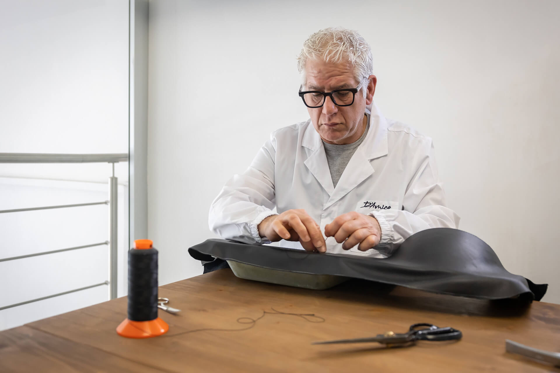 tappezzeria nautica d'amico fase cucitura