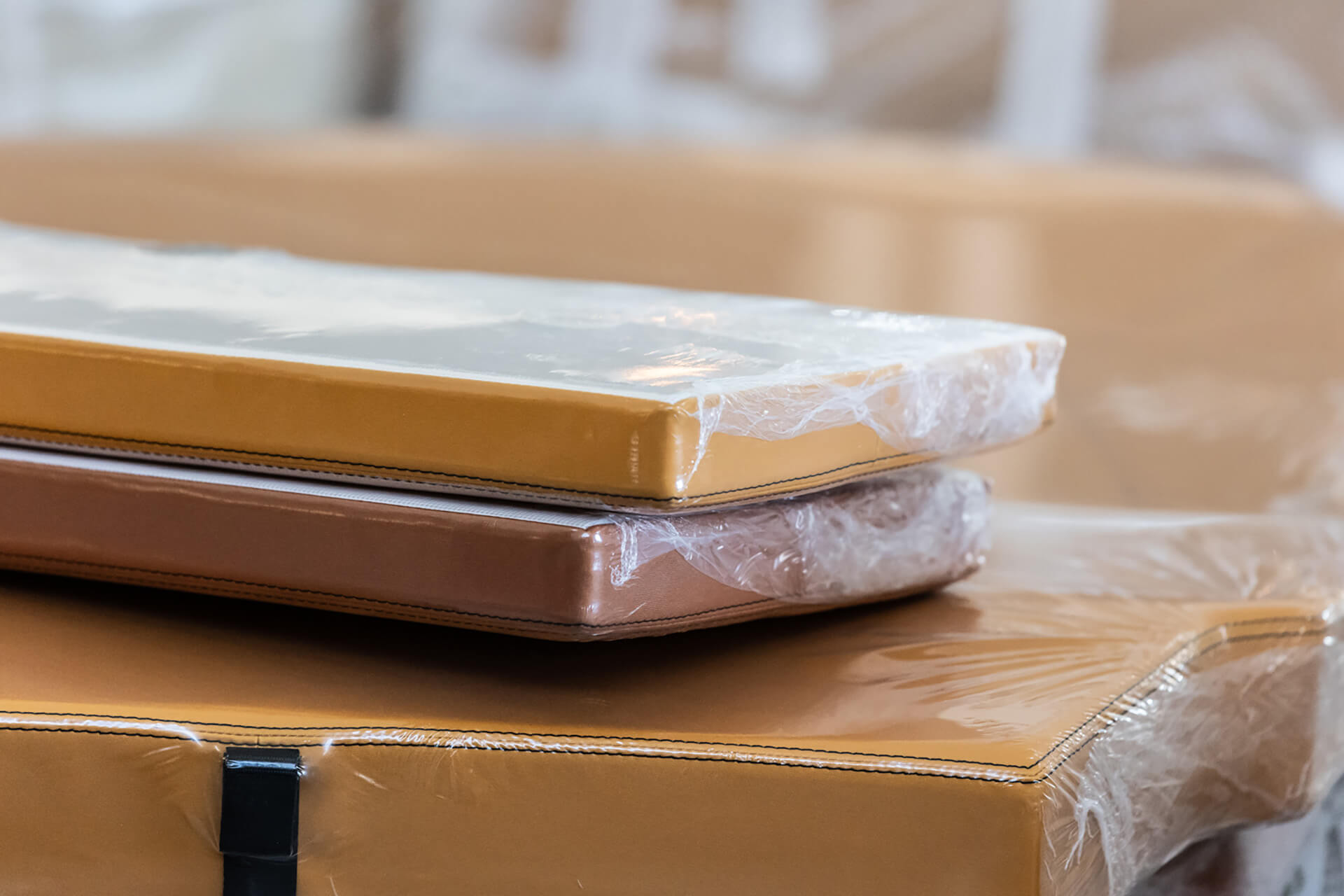 tappezzeria nautica d'amico fase imballaggio spedizione