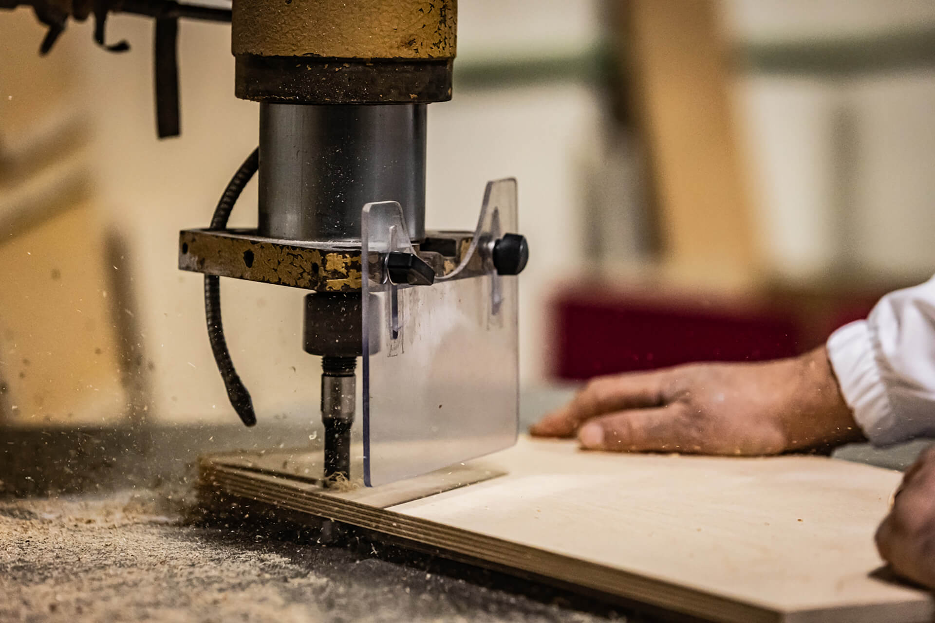 tappezzeria nautica d'amico fase realizzazione strutture legno